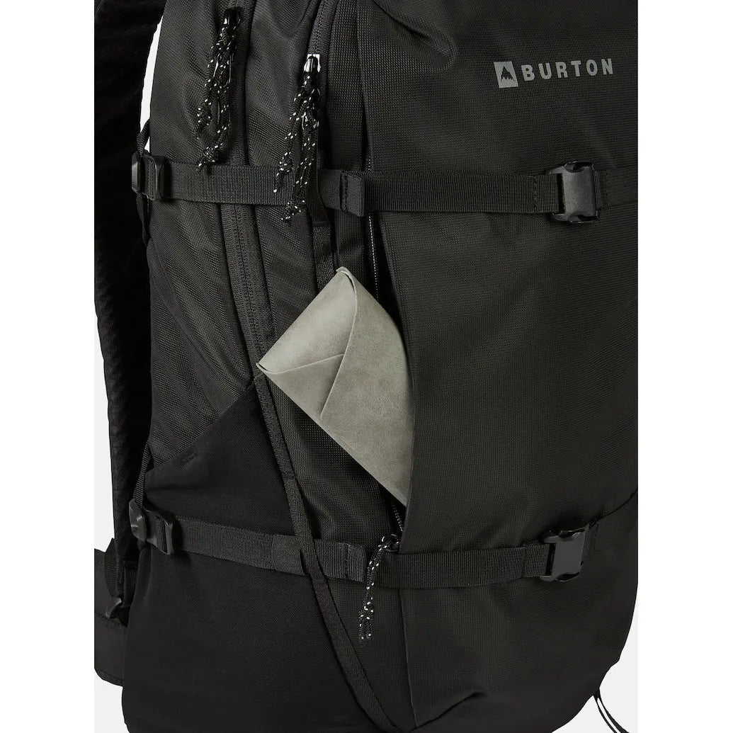 BURTON DAY HIKER 30L SKI/SNOWBOARD BACKPACK - TRUE BLACK