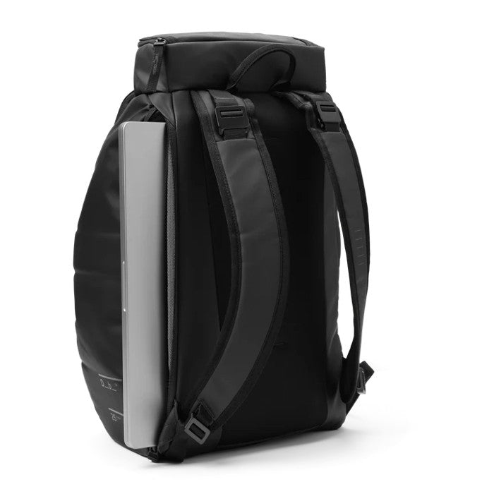 DB HUGGER RUGZAK 25L BLACK OUT