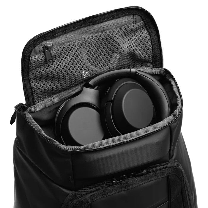 DB HUGGER RUGZAK 25L BLACK OUT