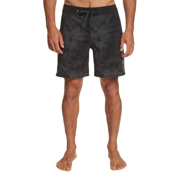 QUIKSILVER SURFSILK MASSIVE 17" BOARDSHORT - BLACK