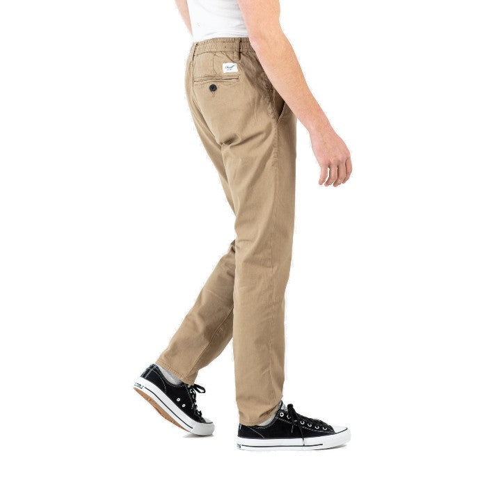 REELL REFLEX EASY ST CHINO LANGE BROEK - DARK SAND