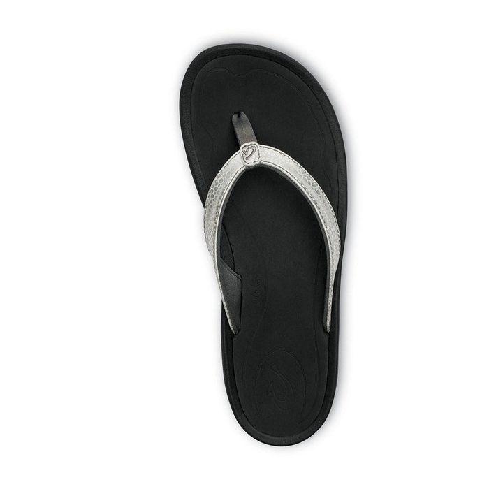 OLUKAI KULAPA KAI FLIP-FLOPS – SILBER/SCHWARZ