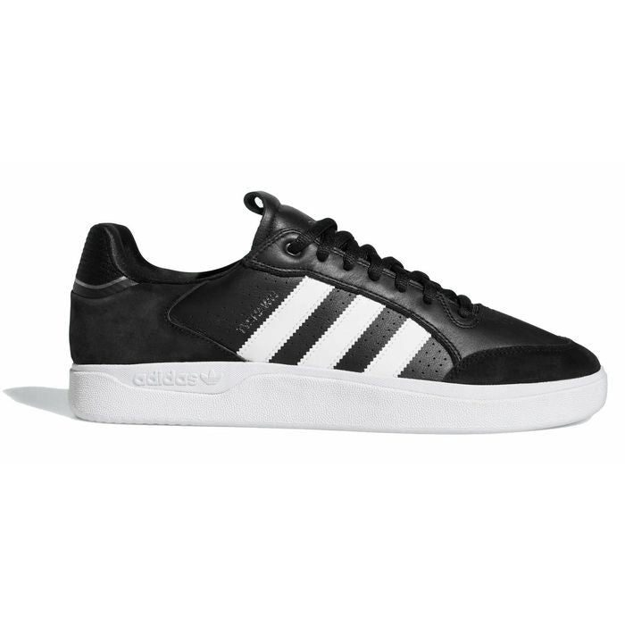 ADIDAS TYSHAWN LOW SCHOENEN - CORE/BLACK/CLOUD WHITE/GOLD METALLIC