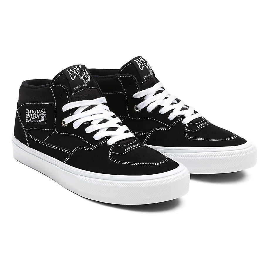 VANS HALF CAB SKATE SCHOENEN - BLACK/WHITE