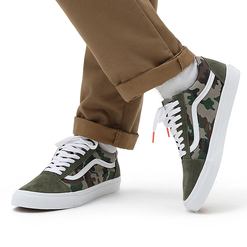 VANS OLD SKOOL SCHOENEN - CAMO OLIVE/WHITE